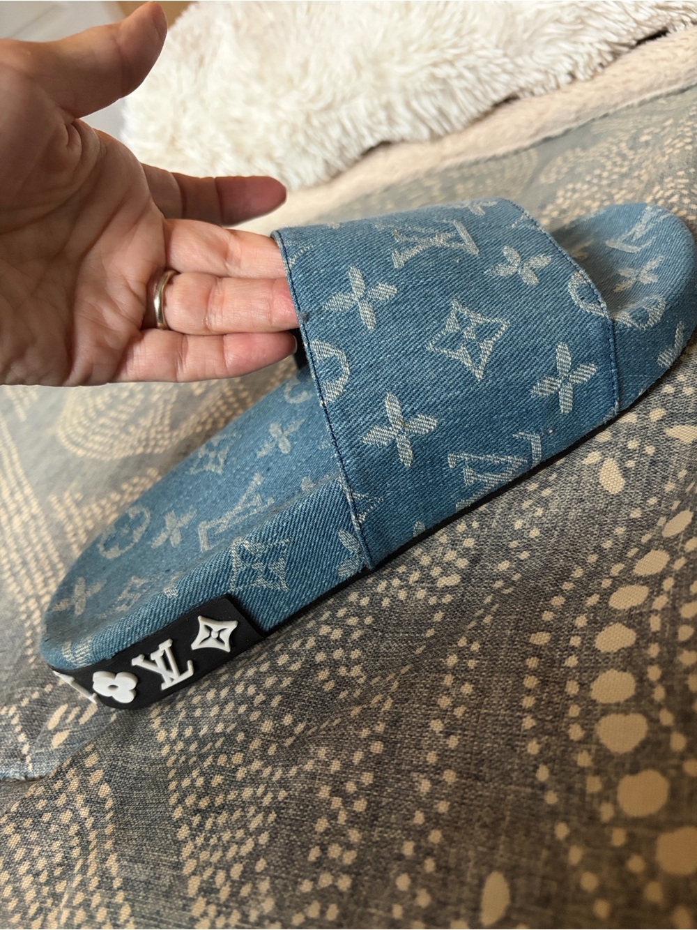 Women Accessories Subcategory Identification